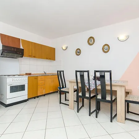 Laguna Apartment