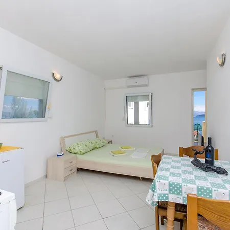 Laguna Apartment *